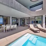 Ocean Villa Bantry Bay - Private Pool, Sea View, Newly Refurb