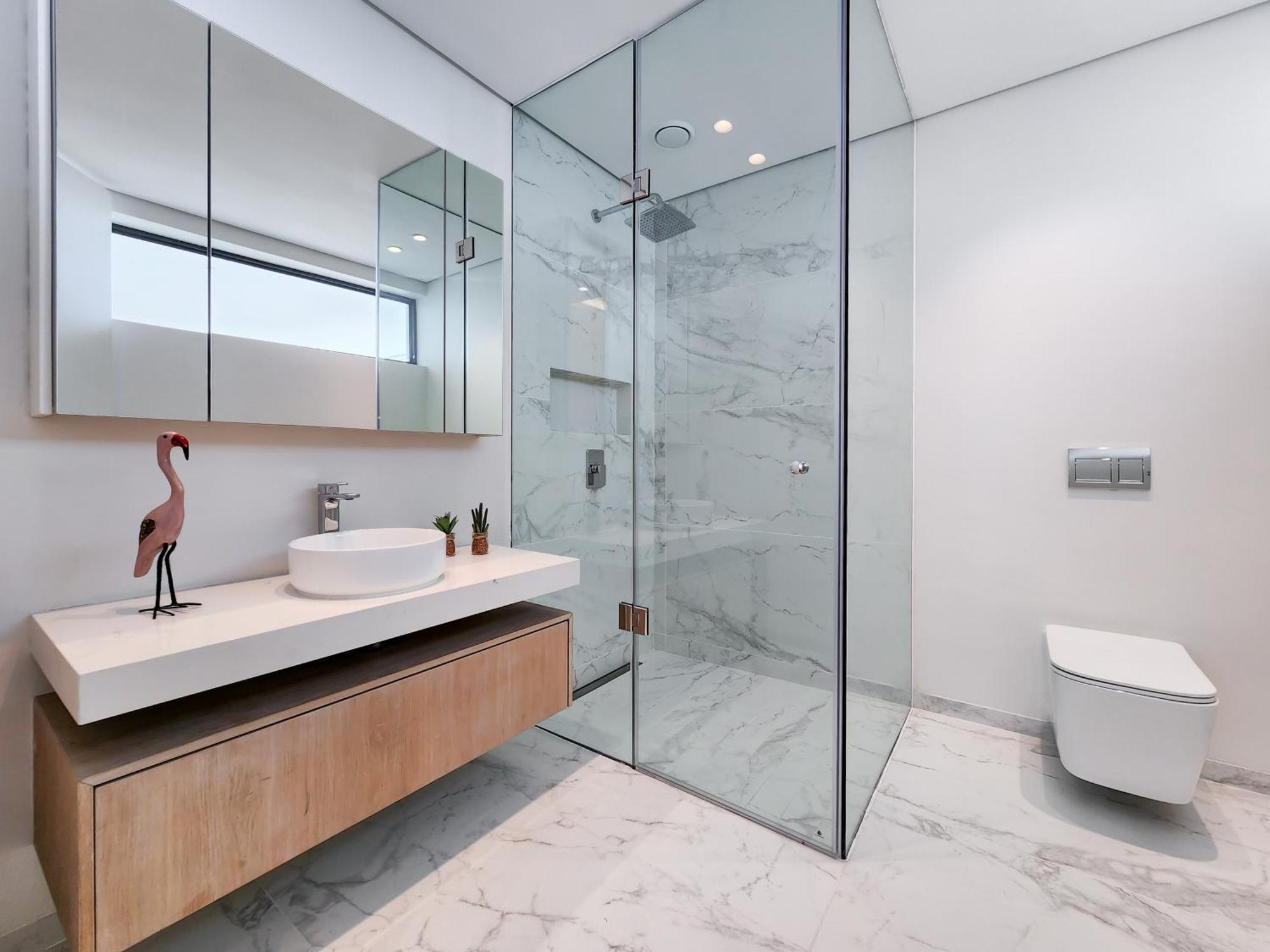 Ocean Bantry Bay - Private Pool, Sea View, Newly Refurb *