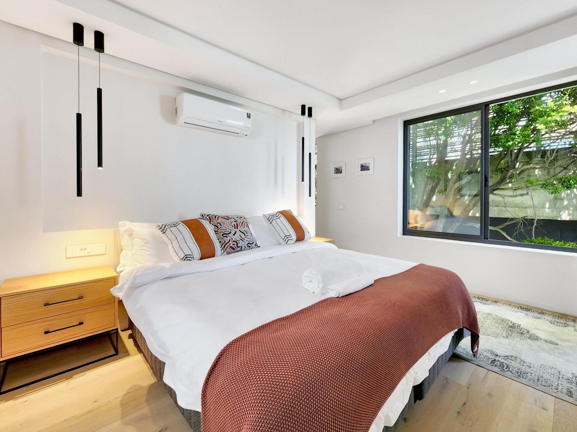 Apartment Ocean Bantry Bay - Private Pool, Sea View, Newly Refurb *