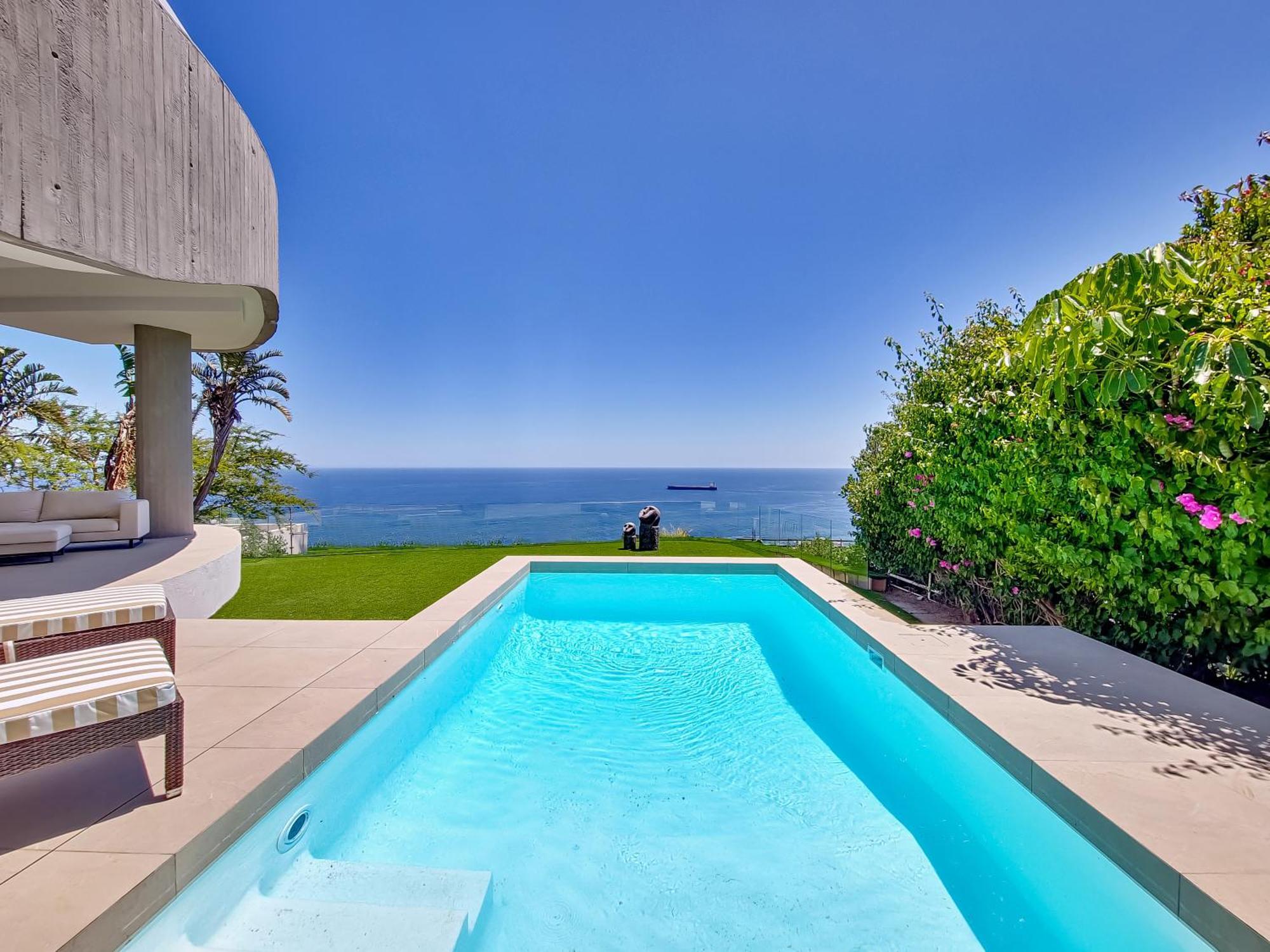Apartment Ocean Bantry Bay - Private Pool, Sea View, Newly Refurb